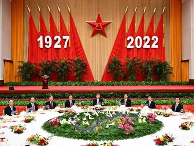 习近平出席庆祝中国人民解放军建军95周年招待会